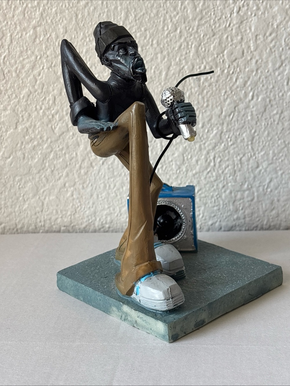 Justin Bua Hip Hop MC Rapper Resin Statue Microphone Speaker B-Boy Sculpture 6.5
